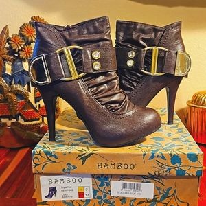 Bamboo Chocolate Brown High Heeled Boots Sz.7